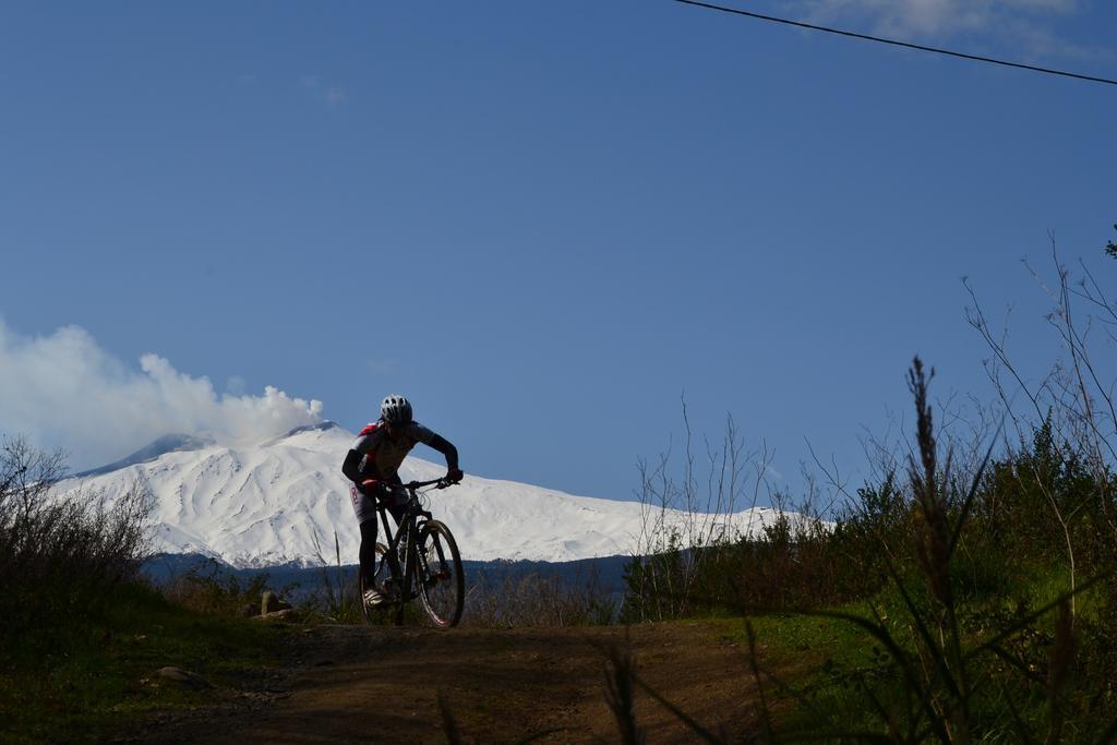 Etna Bike Holiday ザッフェラーナ・エトネーア エクステリア 写真